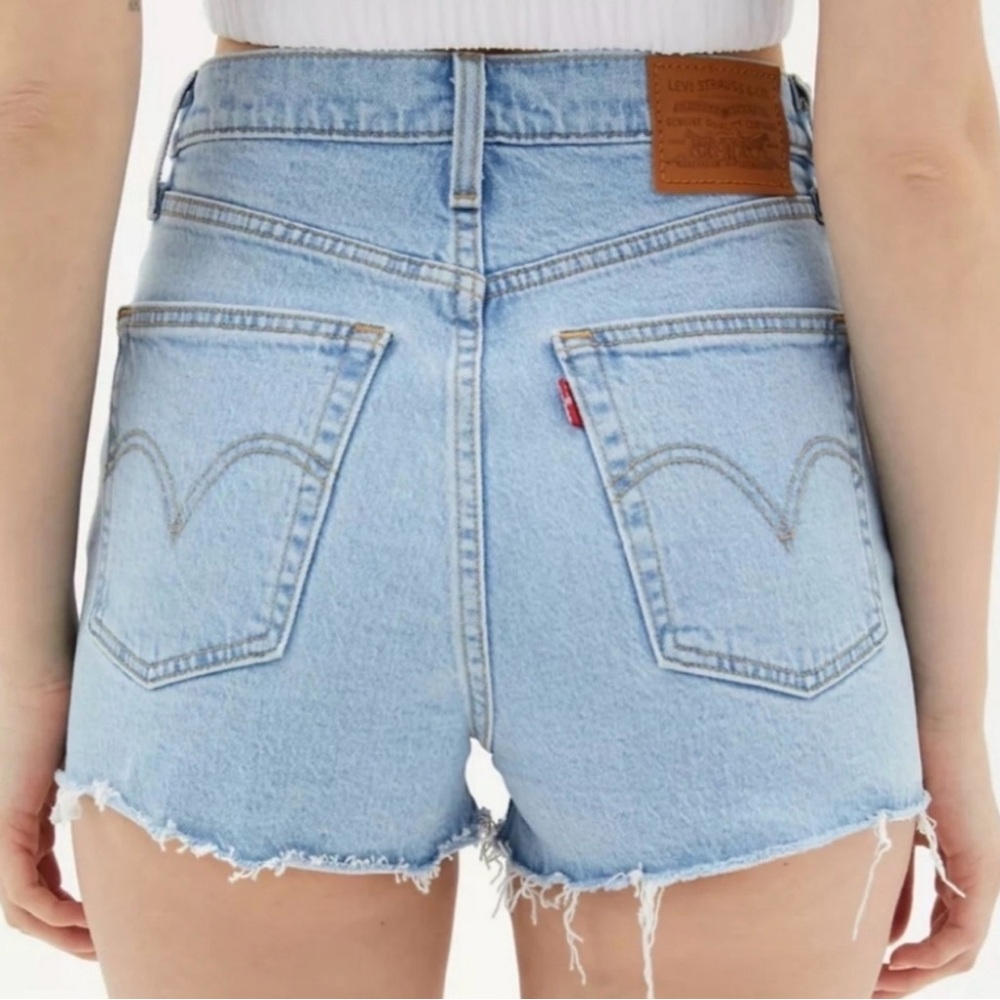 Levis
Levi's Ribcage Denim High Rise Shorts
Tango - Picture 5 of 8